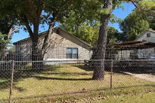 114 Wainwright St, Whitesboro, TX 76273 - Photo 2