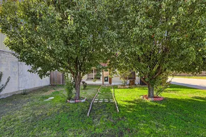 622 E McKinney Street, Denton, TX 76209 - Photo 20