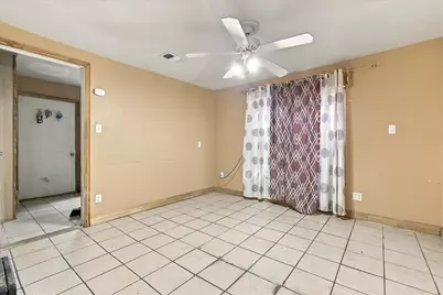 622 E McKinney Street, Denton, TX 76209 - Photo 14