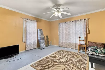 622 E McKinney Street, Denton, TX 76209 - Photo 8