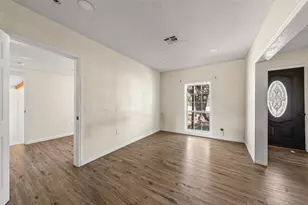 1126 W 7th St, McGregor, TX 76657 - Photo 2