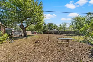 1126 W 7th St, McGregor, TX 76657 - Photo 14