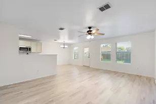 1128 Boxwood Dr, Crowley, TX 76036 - Photo 8