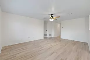 1128 Boxwood Dr, Crowley, TX 76036 - Photo 10