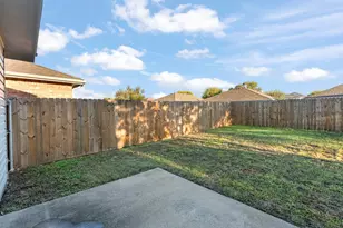 1128 Boxwood Dr, Crowley, TX 76036 - Photo 28