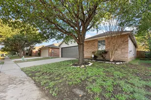 1128 Boxwood Dr, Crowley, TX 76036 - Photo 4