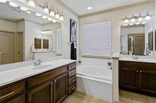 218 Buckingham Ave, Euless, TX 76040 - Photo 16