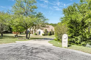 106 Woodhaven Ct, Weatherford, TX 76087 - Photo 2