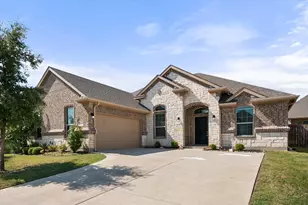 3636 Wintergreen St, Grand Prairie, TX 76065 - Photo 1