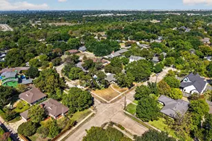9733 Edgelake Dr, Dallas, TX 75218 - Photo 38