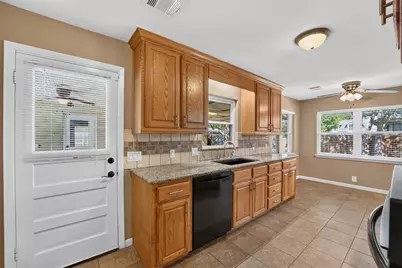 9733 Edgelake Drive, Dallas, TX 75218 - Photo 20