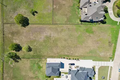 1103 Estate Drive, Ennis, TX 75119 - Photo 2