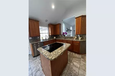 2806 Hammond Drive, Grand Prairie, TX 75052 - Photo 4