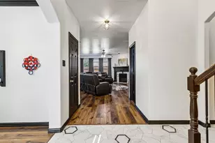 10417 Eastern Hills Ct, Rowlett, TX 75089 - Photo 2