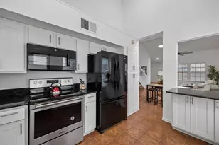 623 Rancho Cir, Irving, TX 75063 - Photo 12