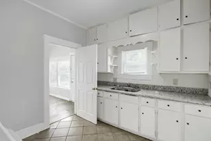 520 E Day St, Denison, TX 75021 - Photo 6