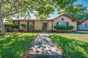 1202 Canyon Oaks Dr, Lancaster, TX 75146 - Photo 4