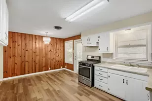 1811 W College St, Sherman, TX 75092 - Photo 6