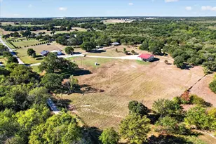 504 W Clay St, Montague, TX 76251 - Photo 32