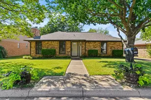 4202 Windhurst Dr, Arlington, TX 76015 - Photo 2