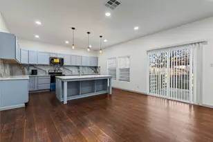 1207 E Russell Ave, Carrollton, TX 75006 - Photo 10