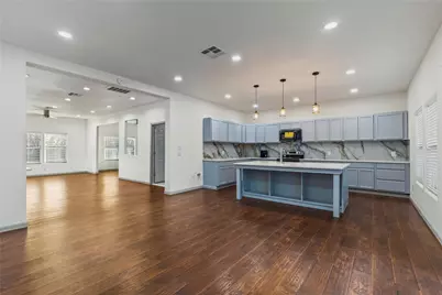1207 E Russell Avenue, Carrollton, TX 75006 - Photo 16