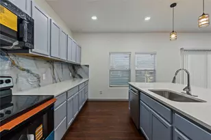 1207 E Russell Ave, Carrollton, TX 75006 - Photo 22