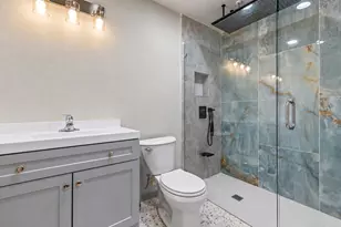 1207 E Russell Ave, Carrollton, TX 75006 - Photo 16