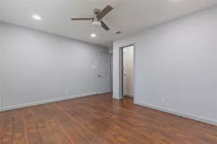 1207 E Russell Ave, Carrollton, TX 75006 - Photo 14