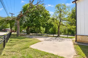 521 York St, Athens, TX 75751 - Photo 4