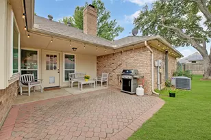 317 Kessler Dr, Euless, TX 76039 - Photo 18