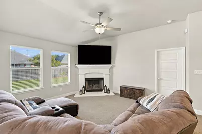425 Stoneridge Drive, Hillsboro, TX 76645 - Photo 6