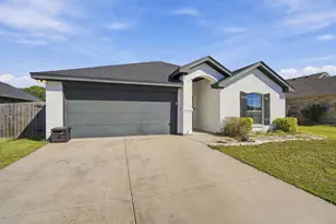425 Stoneridge Dr, Hillsboro, TX 76645 - Photo 2