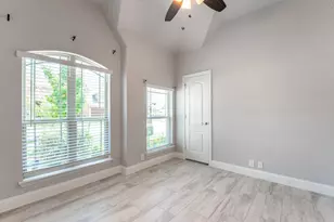 505 Livia St, Burleson, TX 76028 - Photo 6