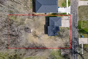 1112 Marshall St, Greenville, TX 75401 - Photo 12