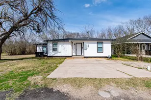 1112 Marshall St, Greenville, TX 75401 - Photo 1