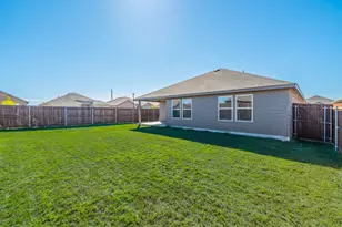 1842 Shady Elm Dr, Lancaster, TX 75146 - Photo 24