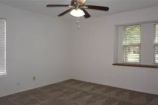2701 Meadow Creek Dr, Bedford, TX 76021 - Photo 12