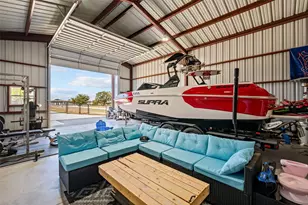 953 Co Rd 4764, Boyd, TX 76023 - Photo 32