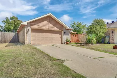 2129 Stradivarius Lane, Carrollton, TX 75007 - Photo 2