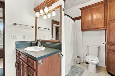 304 E McFarland Street, Grandview, TX 76050 - Photo 16