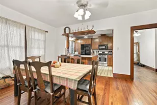 304 E McFarland St, Grandview, TX 76050 - Photo 8