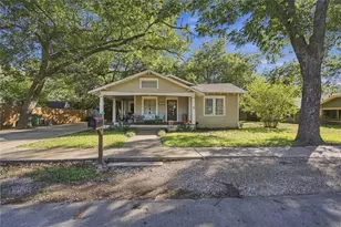 304 E McFarland St, Grandview, TX 76050 - Photo 2