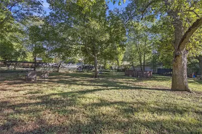 304 E McFarland Street, Grandview, TX 76050 - Photo 24