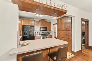 304 E McFarland St, Grandview, TX 76050 - Photo 6