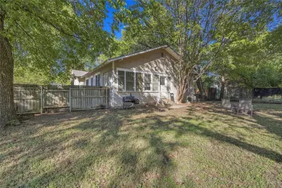 304 E McFarland Street, Grandview, TX 76050 - Photo 22