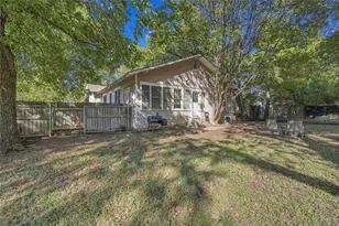 304 E McFarland St, Grandview, TX 76050 - Photo 22