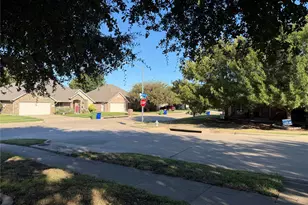 5932 Highcrest Dr, Watauga, TX 76148 - Photo 2