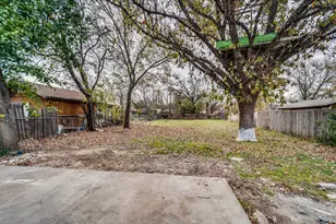 2110 Aggie Dr, Grand Prairie, TX 75051 - Photo 24
