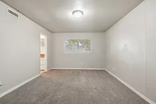 5321 Saddleback Rd, Garland, TX 75043 - Photo 20